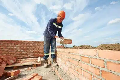 Combien prévoir pour le coût du maçon pour des travaux de rénovation