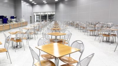 Bien choisir son mobilier de restauration scolaire : nos conseils
