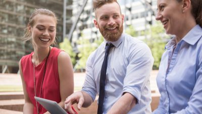Comment les cartes cadeaux culture peuvent fidéliser vos partenaires ?