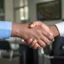 poignée de mains