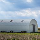 Tunnel de stockage agricole : une solution modulable et facile à monter
